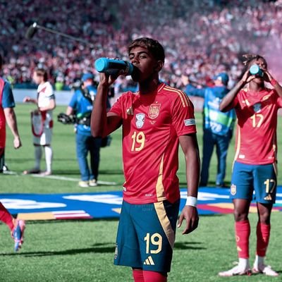 Indian Football🇮🇳,Kerala Blasters💛,Barcelona💙❤️, Argentina🇦🇷 , Spain🇪🇦 In That Order😏🔥