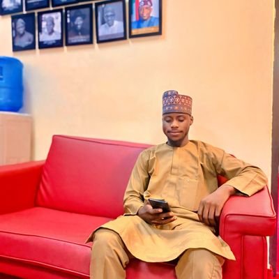 I'm a well behave person with decent look Try me you'll never regret. 🌹🌹
