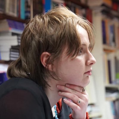 alannawithafada's profile picture. 🇵🇸 🍉  writer, editor and irish-speaking person / scríbhneoir, eagarthóir agus gaeilgeoir