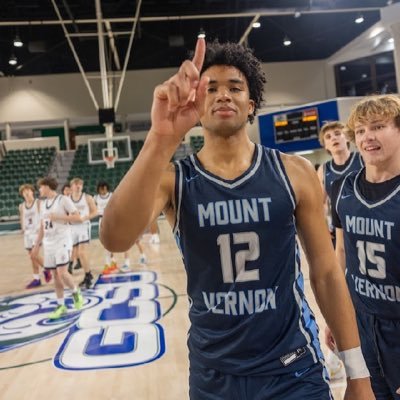 simeonmontg7's profile picture. 