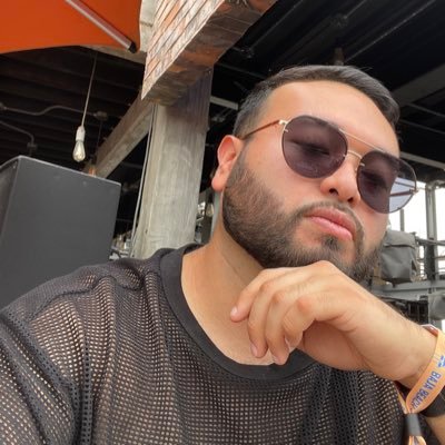 What up everyone alex here!! Im chill af love to meet new people.. check out my onlyfans for some good content lemme know what u wanna see also 😈😜