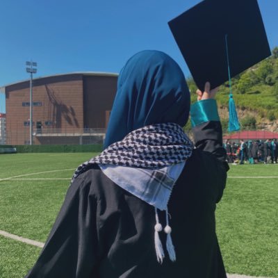 vayecee's profile picture. öğretmen | @firakiefendi 💍