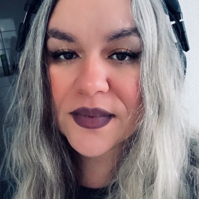 IT person, test engineer and ex-volunteer at a horse rescue #AdoptDontShop. 🐈⬛🐈 My followers are way cooler than me. Make sure to check them out! :)