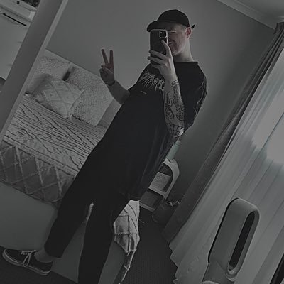 elderemo_sadboy's profile picture. I’m always gone with the wind 🥀🖤 Insufferable music is my personality person…