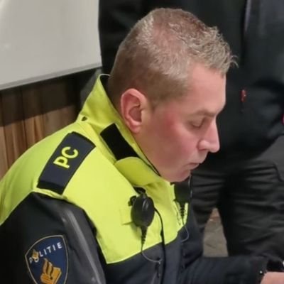 privé account, docent op de politieacademie te ossendrecht. mobiele eenheid, nautische mobiele eenheid, pelotons commandant.