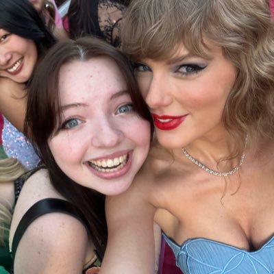 Lola (me) loves Taylor (Swift) 😁🇨🇦🤍she/her