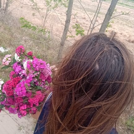 Trianchid's profile picture. That's my hair on my pic