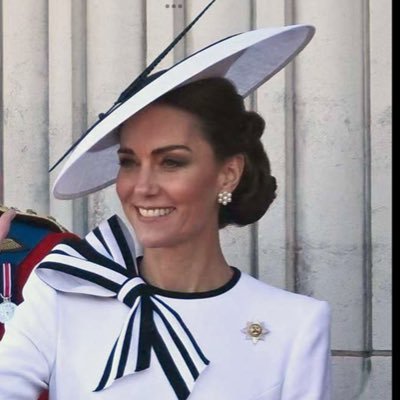 DeveyElizabeth's profile picture. proud to be British and love the Royal Family