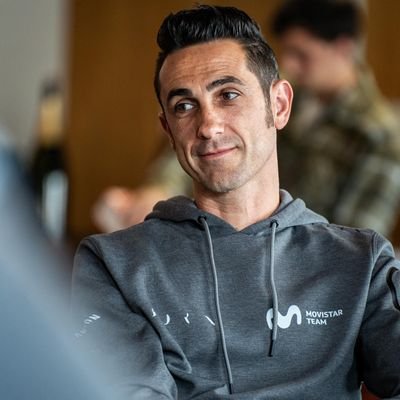 Masajista del Movistar Team . Las penas compartidas son la mitad,mientras que las alegrias compartidas son el doble. COMPARTIDA LA VIDA ES MAS