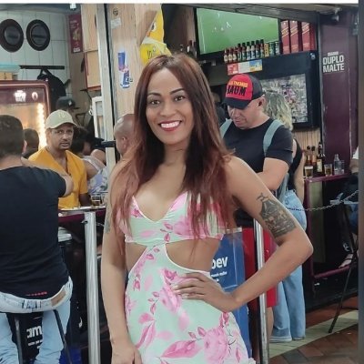 Que vida complicada. Muitos querem saber de tudo, eu tbm... Mas não sabemos de nada. Julgamos uns aos outros, brigamos. Que bagunça o que digitei aqui?! Luz!