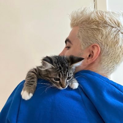 teouviruivar's profile picture. Sei que eu tenho os meus monstros, mas continuo a caminhar 🐺⭐️ (ela/dela)