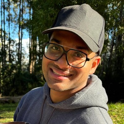 🌌 Computational Astrophysicist fascinated with baby Universes | Making the stars align with code 🌠💻 | Debugging one galaxy at a time ✨