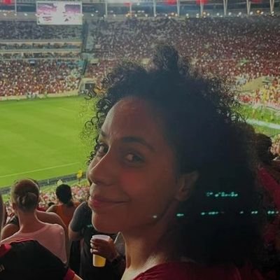 malenahdc's profile picture. a necessidade de reclamar é grande