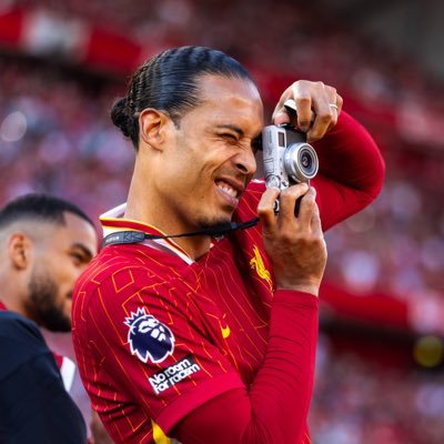 @LFC/22-23 vsTottenham~/大1 kopです!/サッカー垢フォロー返します! /無言フォロー失礼します。/色んな人と仲良くなりたいなー!