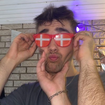23 år | Fifa Youtuber med 40k+ Subs. Contact: Fifamatdkcontact@gmail.com | Champions Of Europe 24/25 | Champions Of Europe 26/27