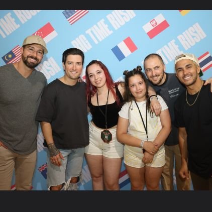 Hey Ro, you're awesome~ @jamesmaslow
Te quiero but my name's not Jo~ @MikeyCobban