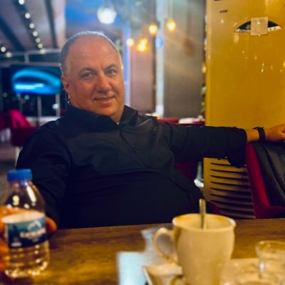 40 Yıllık Akademisyen Gazeteci, Köşe Yazarı, RuhaTV ve Urfa Haber İmtiyaz Sahibi NOT: Burada başka paylaşımları rt/fav yapmam onları onayladığım anlamı taşımaz