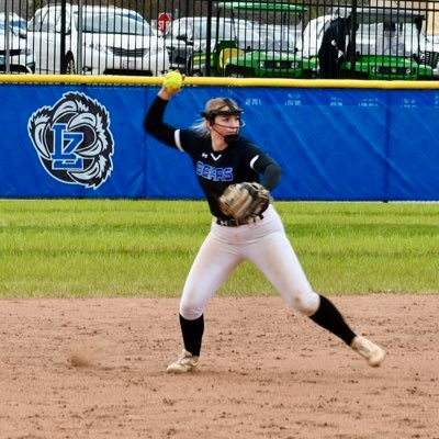 University of Wisconsin Oshkosh Commit||Kelly Selzer ‘25|| Lake Zurich High School #8 ||SS || 18U Illinois Impact KS softball #88|| Email: Kselzer1818@gmail.com