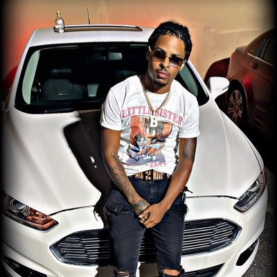 borntoball03's profile picture. Legendary in the making 🏀✊💯🏆