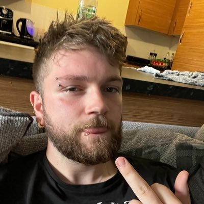 Max_bell20's profile picture. whew, pure twitter and that