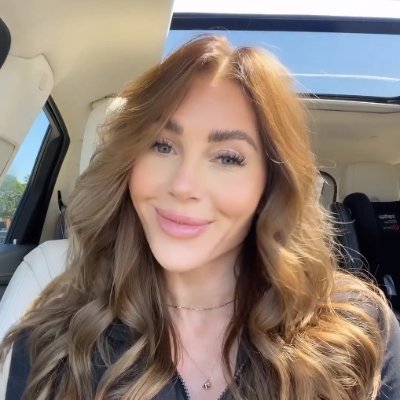 justthatgurl2's profile picture. As a woman and running the businesses alone is not such things simple but however I must challenge it for my own dreams. 💪🏻❤️
#MAGA