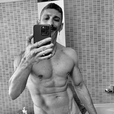 ITALIAN guy 🇮🇹, gay🏳️🌈, in couple 👨🏻🤝👨🏼, content under 18 🔞🔞🔞 #piercing #nipple #princealbert #learher #fetish NO woman allowed!