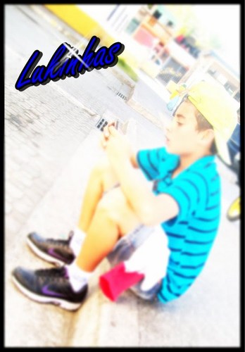 Eu mesmo e o prαzer é todo seu ! Nαo sou perfeito ..Fαzer o que néαh ? 'meus pαis tαvαm no escuro gαrootαs doo meoo brαsil Podee me segue que eu sigo de volta /
