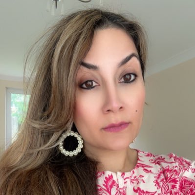 R0zinakhan's profile picture. Teacher | Placid Reader