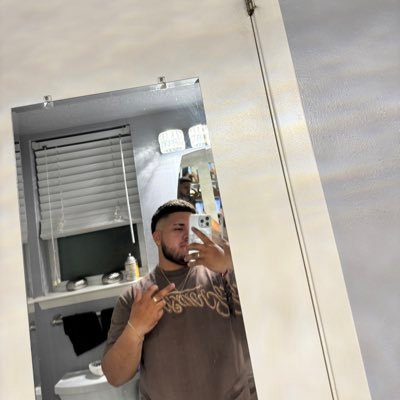 lu055_'s profile picture. Isaiah 54:17