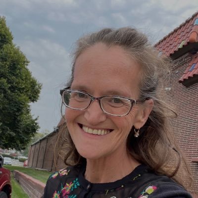 7-8 TV Broadcasting teacher with 20+ years of experience. Tech nerd, Apple Teacher, fan of overall dorkdom & National Parks. Posts and opinions are my own.