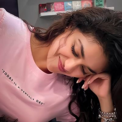 MiniLoviee's profile picture. ˢᴴᴬᴿᴵᴺᴳ ᴹᵞ ᴴᴬᴾᴾᵞ ᵀᴴᴼᵁᴳᴴᵀˢ. 🪐💫

ᴛʜᴀʟᴀᴘᴀᴛʜʏ ❤️‍🔥