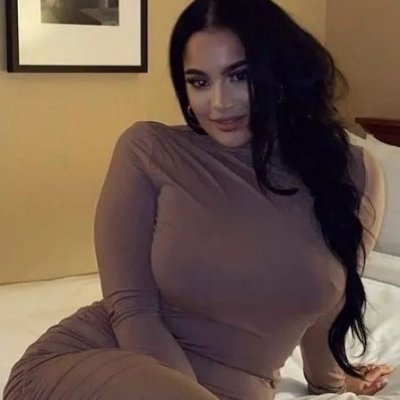 Querina_Girl's profile picture. لينة الزهراء — ناعمة كنسمة الصحراء، وجذابة كأسرار الليل.🌙
أشارك جمال الأنوثة العربية بلا حدود… اقترب، لكن تذكر: الزهرة تُعجب، لا تُلمس.🌹
#الحب #الإغراء #أنوث