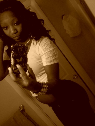 teenmodel11's profile picture. model.pretty.mixed wit alot..so follow me bitches!!