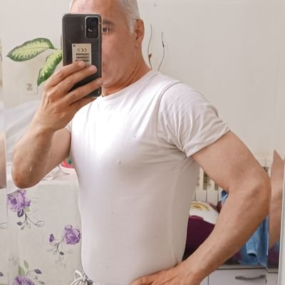 دکترای حقوق.
کارشناس ارشدکشاورزی.
زگیتی دوکس راسپاس،یکی حق شناس ویکی حدشناس. расставания дена очень красивая.што гуманист выбраться.