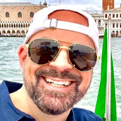 CCO @TRDNY, CEO Magnolia Media. Fmr @nytimes @mashable @nucleusmktg. Board: #JerryGarciaFoundation -Assoc Fellow: @oxfordsbs, Chair: Oxford Future of Mktg Init.
