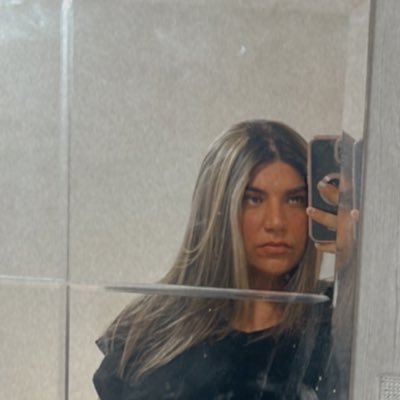 royaelll's profile picture. 