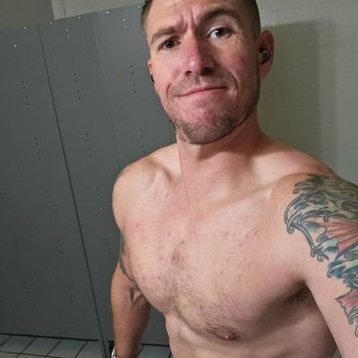 Active Soldier 🪖 | He/Him | Bi & Bold 🇺🇸
USA first, pleasure close second.
Craves connection, LTR or no-strings fun 🔞 Chill vibes, DD. No unsolicited DM’s.