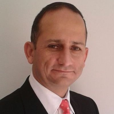 MBA, Magíster en Planificación y Gestión Estratégica, Miembro Instituto Ferroviario de Chile, hijo/nieto de ferroviarios, ferromodelista y trilingüe🇩🇪🇬🇧🇪🇸