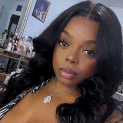 _xo_niecy's profile picture. Me ah run tings..tings doh run me 💫