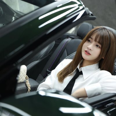 Thabsil06254853's profile picture. Believer in the power of kindness and the magic of laughter.