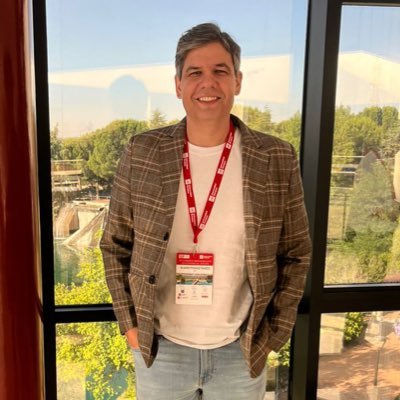 alvarorprange's profile picture. 🇪🇪 Inovação | Gestão | Esportes | Máster en Dirección y Gestión del Deporte - Pompeu Fabra - Barcelona (ES) | Gestão Esportiva - Conmebol