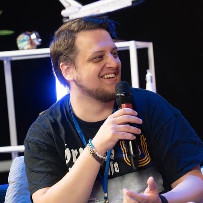 🎮 Twitch Streamer 🎮
Au programme : jeux de gestion/stratégie/RPG mais on parle également de JDR et de SF dans une ambiance chill !