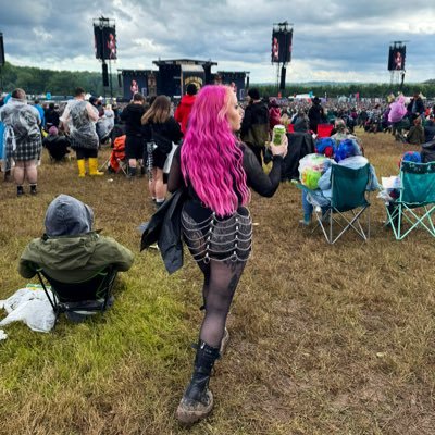 MeganBaker's profile picture. 💀~♊️~⚰️~🖤 Instagram - meganlouiseyb