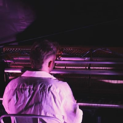 Pianista, Compositor, Y light designer...
✍️🎼
