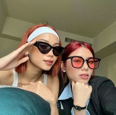 squishyyyv's profile picture. bloom 🌈💓🌸