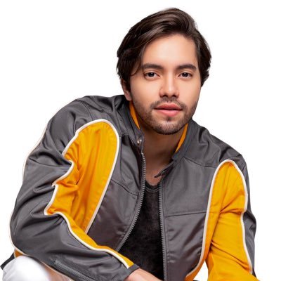 Perfil OFICIAL do cantor Victor Santos. A música está em volta da gente, você só precisa ouvir! https://t.co/pxSr1YyO0F