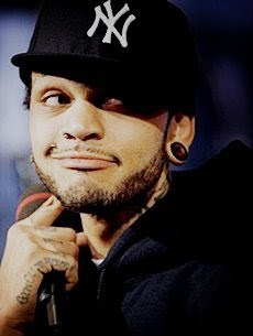 Welcome to  #Eminem #BrunoMars ♚.====== Do not open, the hand of his dreams . for fear of making mistakes ૪ Never give up your dreams! @TravieMcCoy my Love