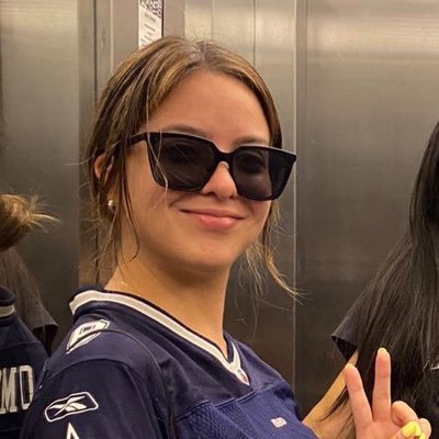 I tweet a lot. Join at your own risk. #DC4L #CowboysNation
I also speak spanish so bear with me.