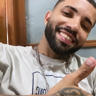 ▪️Perfil de caráter humorístico. ▪️Publicitário em formação.
snap: opeoliveira👻 não me levem a serio kkkkkkjk to aqui só pela zoeira