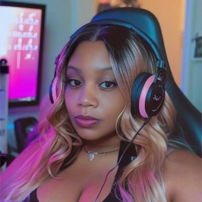 Milf/#Affiliated Twitch Streamer/HARDCORE Female Gamer, I was once 7th in the world on MW3 Team Defender, Twitch: @im_a_maneater.💖#STREAMTEAM #TwitchGang